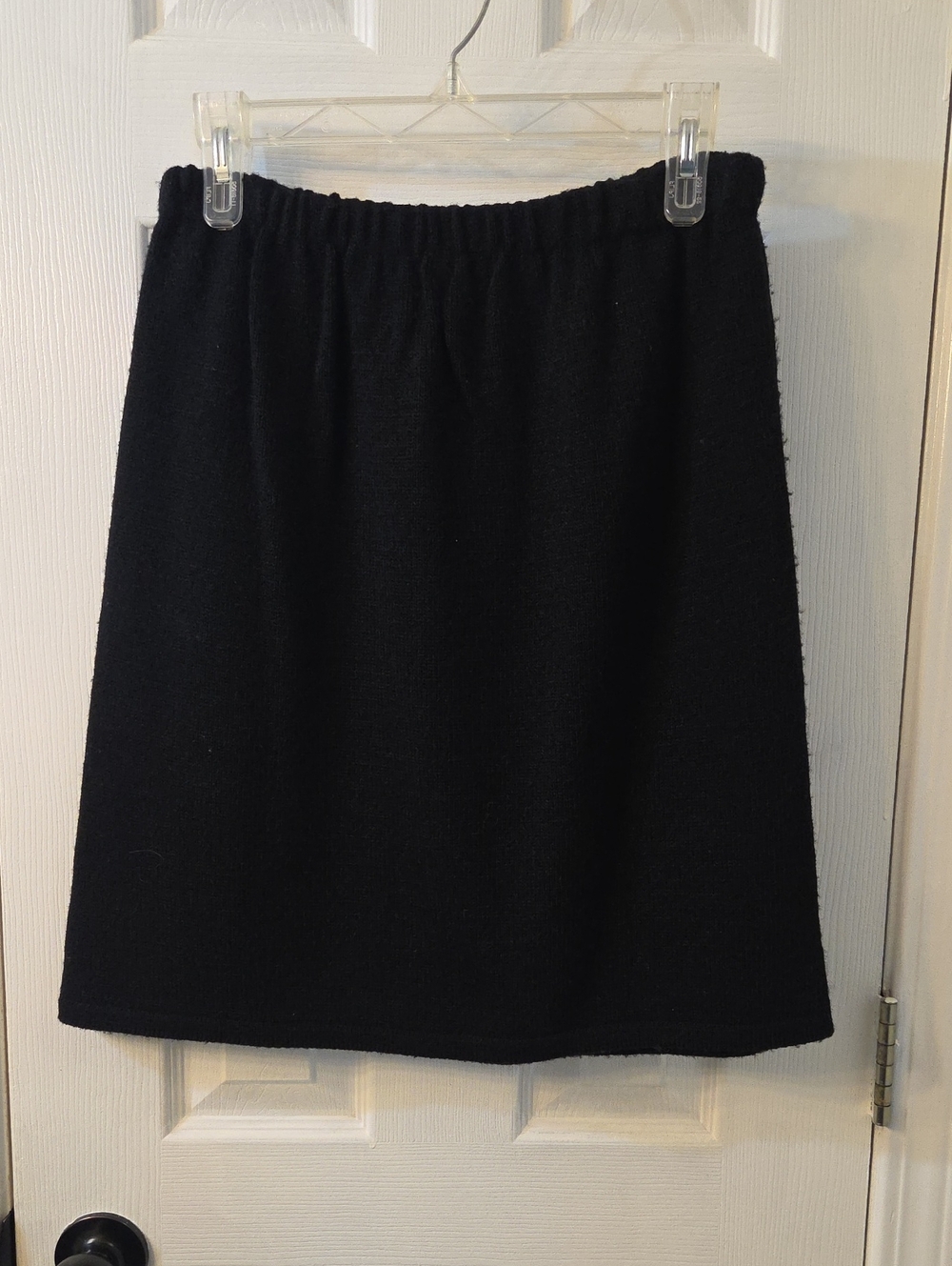 Classic Black Elastic-Waist Skirt